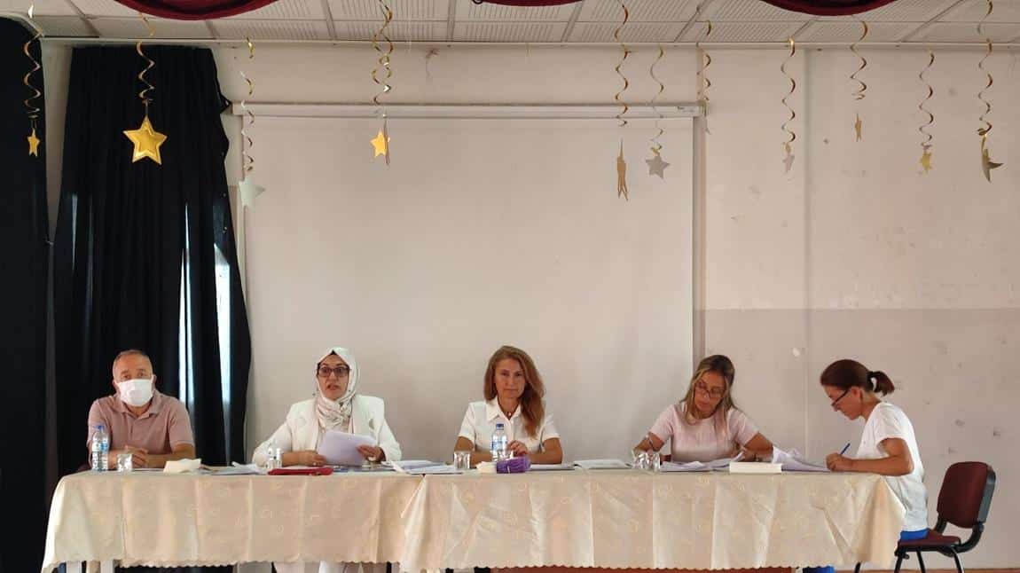 ÖĞRETMENLER KURULU TOPLANTIMIZI YAPTIK.
